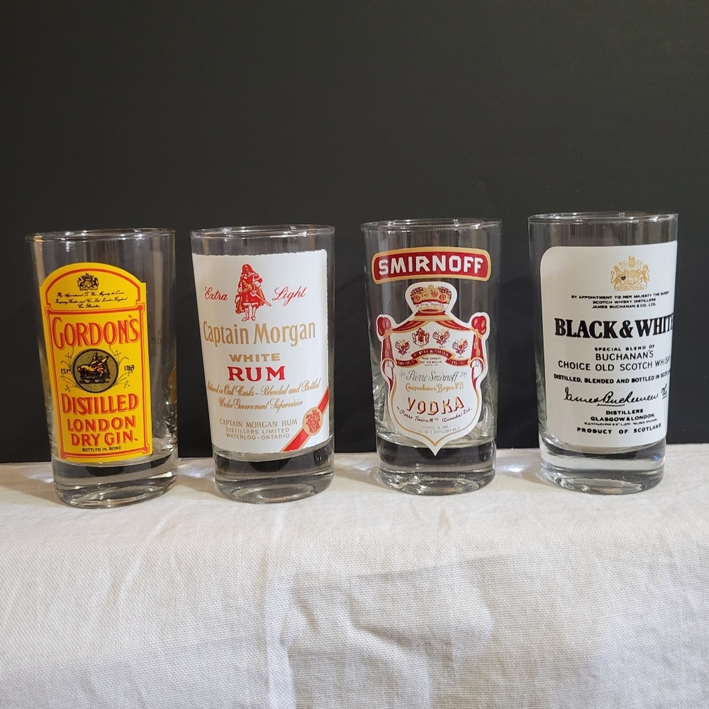 Vintage Set of 4 Whiskey Vodka Rum  Gin Label Short Barware se